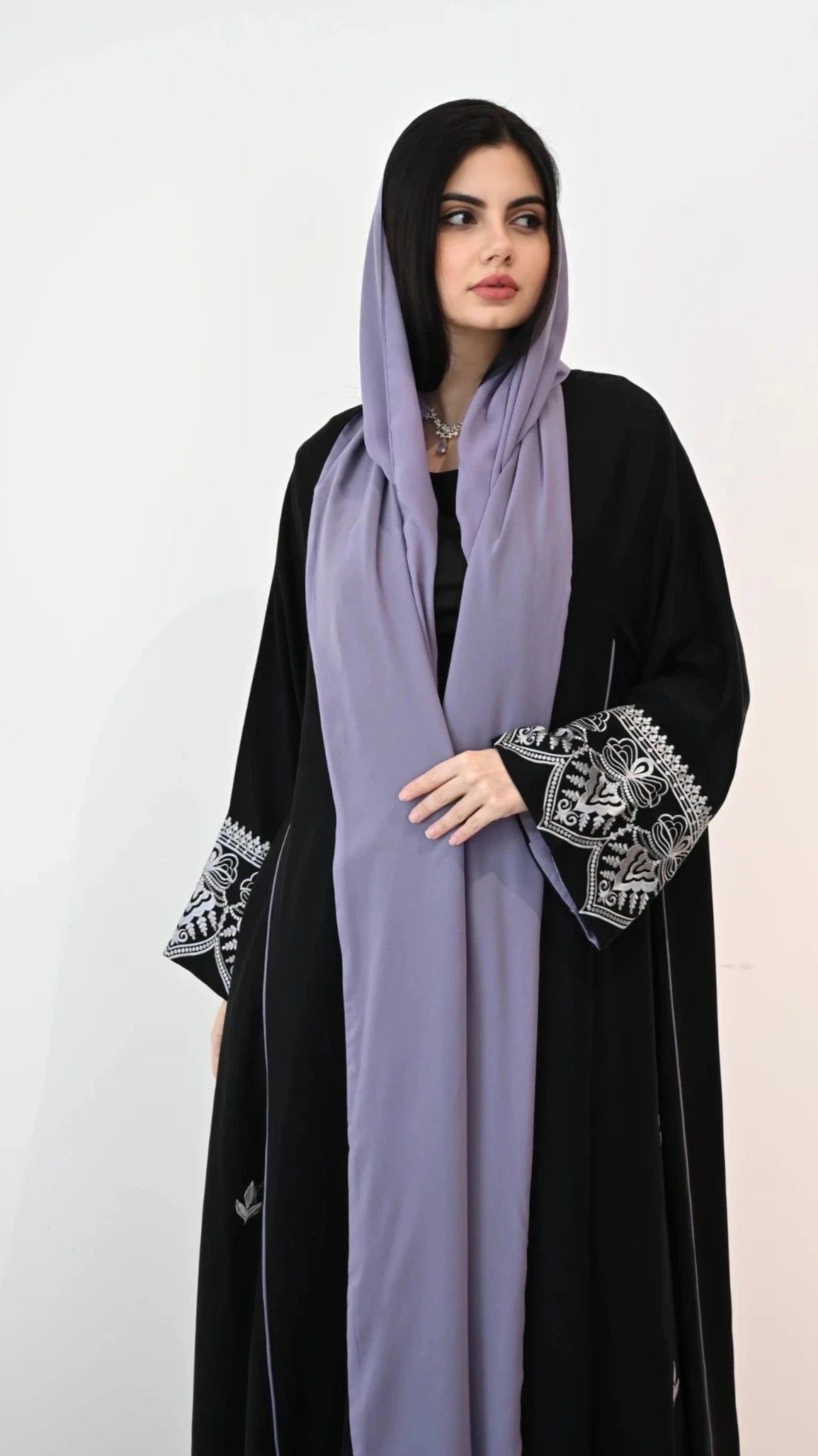 Duja Abaya in Black