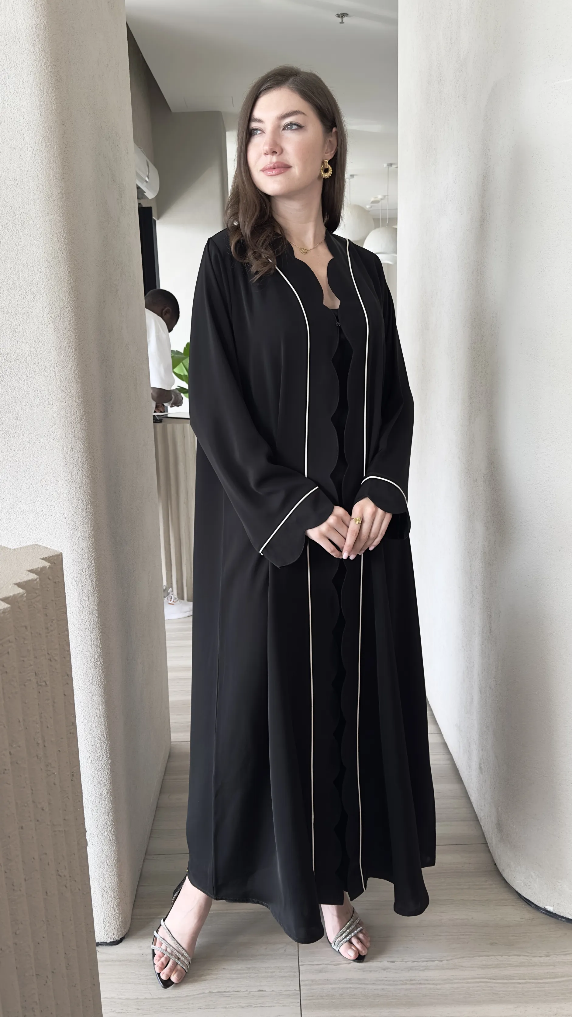 Curves Abaya - Black
