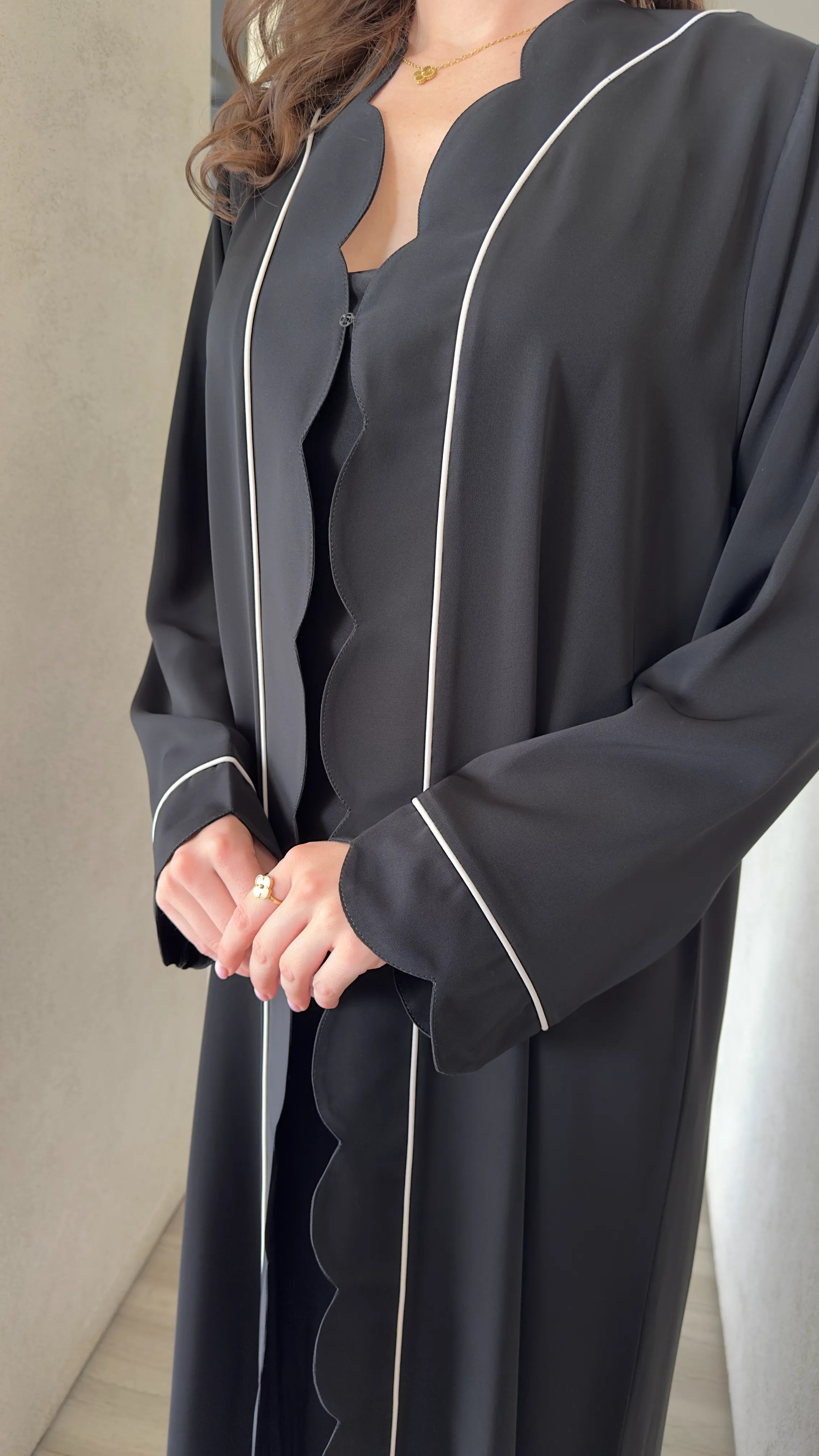 Curves Abaya - Black