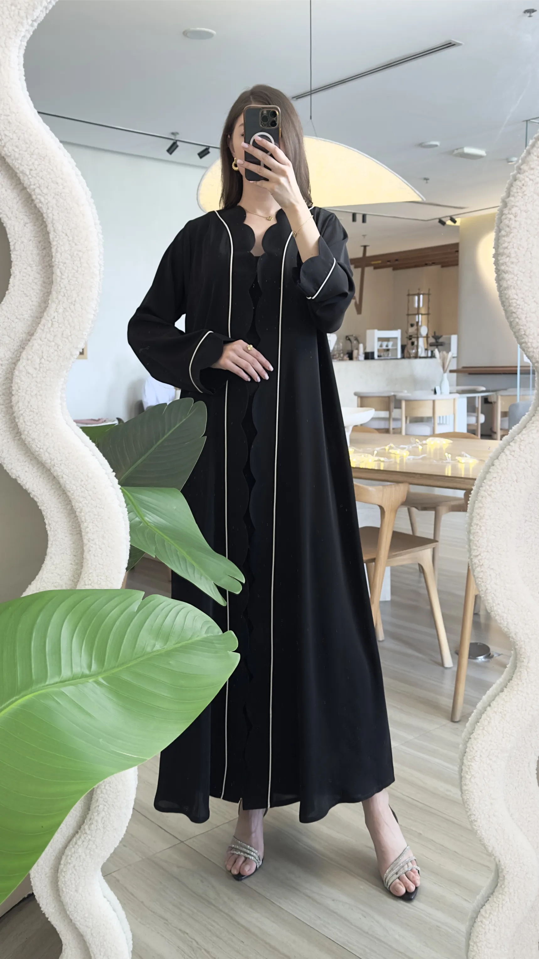 Curves Abaya - Black
